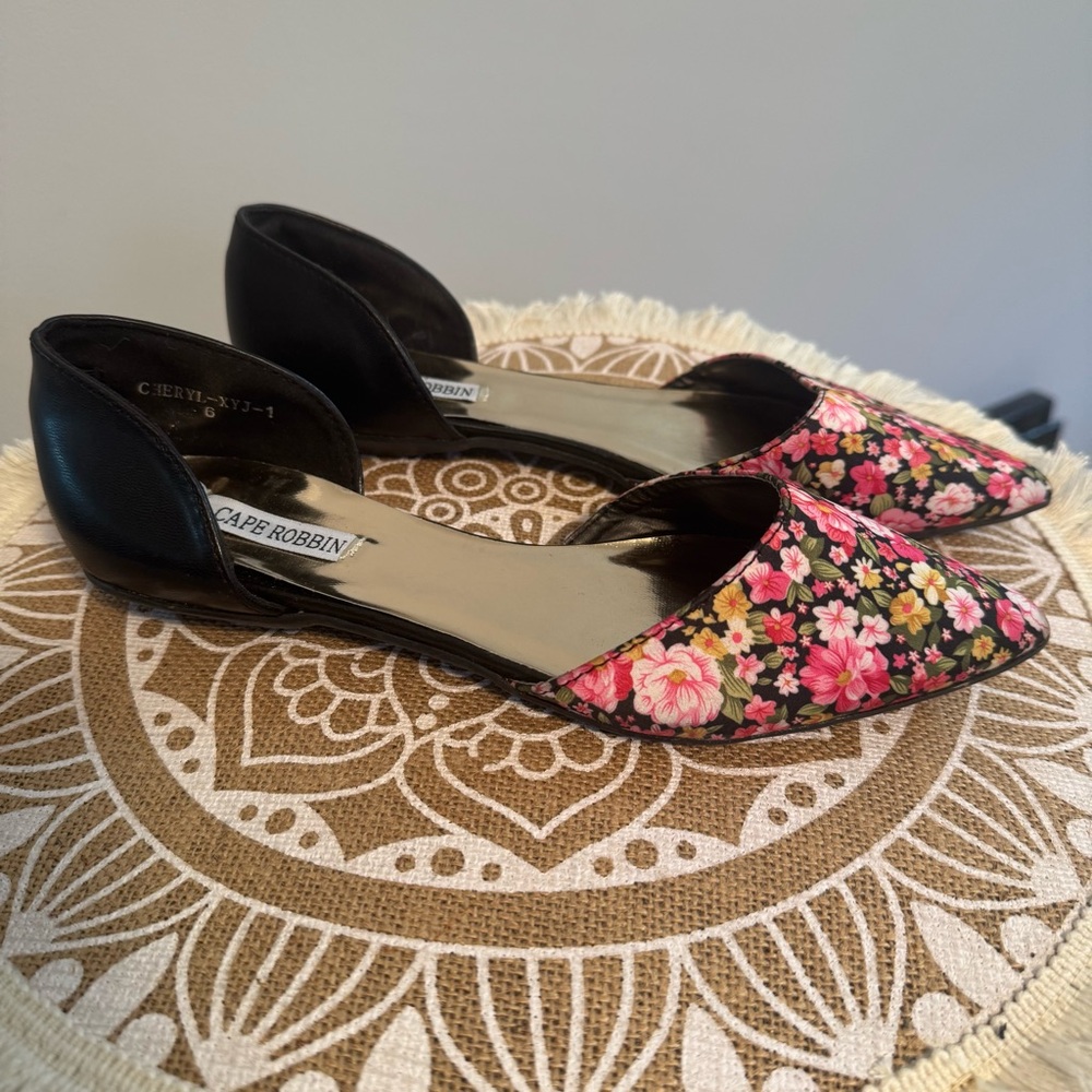 CAPE ROBBIN Women's Flats Shoes Floral Black & Pink Size 6